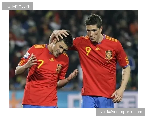 托雷斯与卡瓦尼前插频率差异如何驱动反击体系中的战术分化